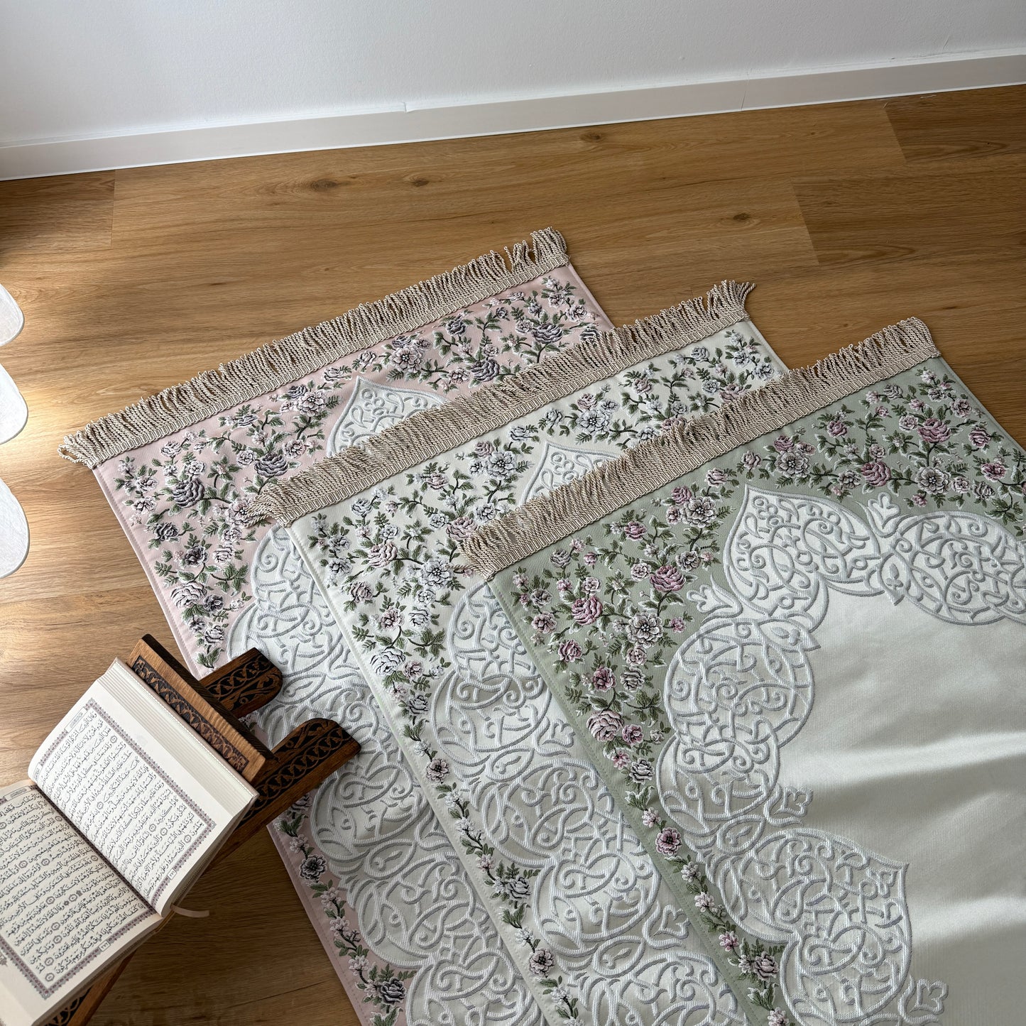 Bloom of Prayer – Gebetsteppich Creme